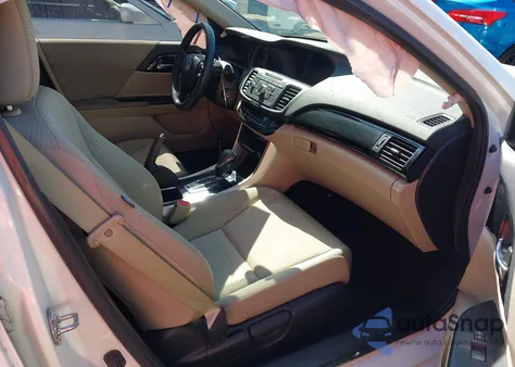 2017 Honda Accord Lx z USA, uszkodzony, nr VIN 1HGCR2F39HA273655